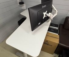 L Shape electric desk + 2 screens and swing arm