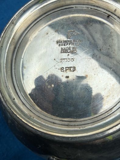 Walker and Hall Sheffield silver plated tea pot
