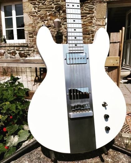 TIDES TB1000 Aluminium Neck-Through Electric Guitar