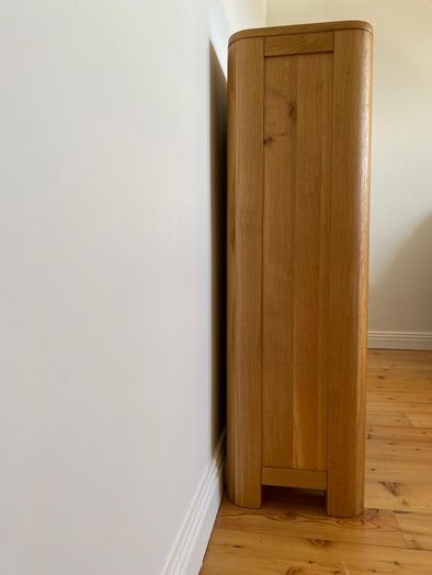 Solid Oak Bookshelf  Excellent Condition