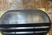 4 Outdoor wall lights and bulbs