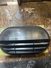 4 Outdoor wall lights and bulbs