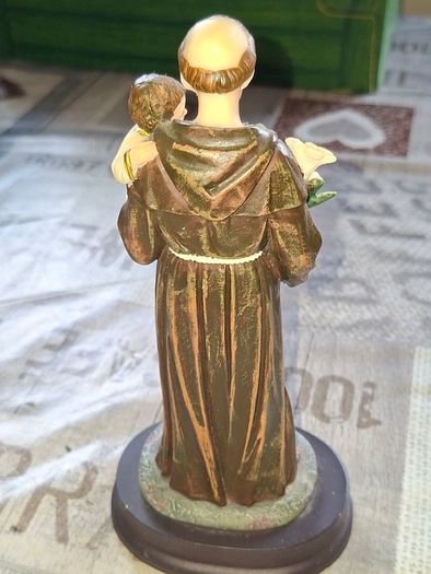 Beautiful Old Statue of Saint Anthony Holding the Baby Jesus and a White Lily, representing Purity, Measurements in the photos, Postage Available or Collection