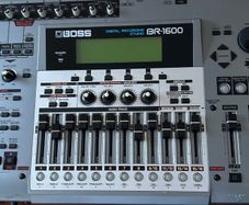 ROLAND BOSS BR-1600, 16 Track Digital Recording Studio