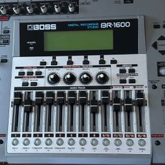 ROLAND BOSS BR-1600, 16 Track Digital Recording Studio