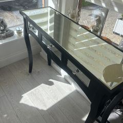 Mirrored hall table
