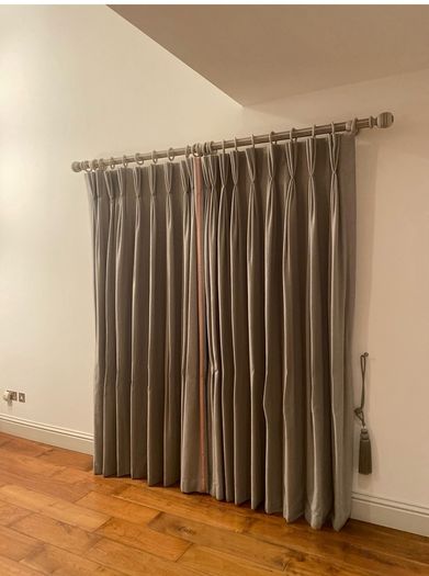 curtain double lined and pole