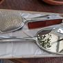 Beautiful Vintage 3 Piece Brush Set Image 7