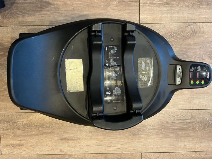 Joie iLevel infant car seat and Joie Encore Base