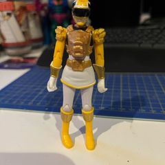 Power ranger megaforce yellow ranger 2013