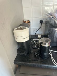 nespresso coffee machine and frother coffee pods