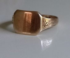 9ct gold signet ring size U