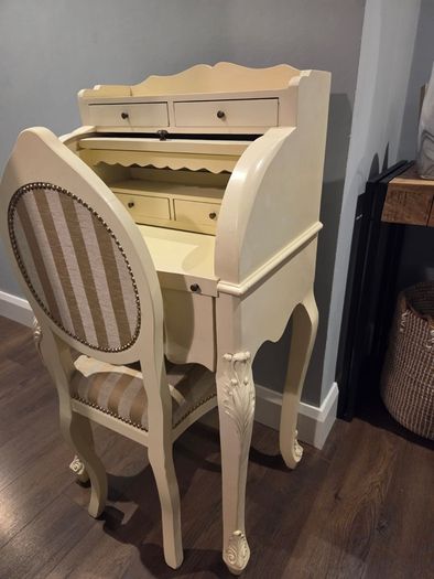 Cream writing desk and chair