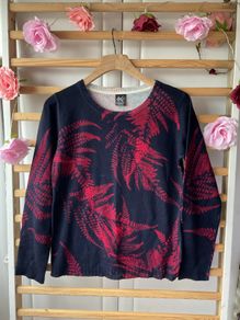 jumper Bnwt navy cashmere with leaf pattern medium
