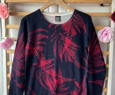 jumper Bnwt navy cashmere with leaf pattern medium