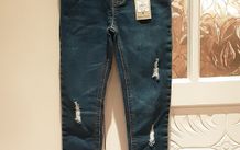 Girls skinny jeans .