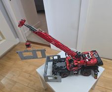 LEGO Technic 42082 Rough Terrain Crane  Large Dis