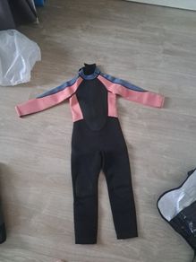 kids wet suit and brand new bench shoes