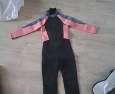 kids wet suit and brand new bench shoes