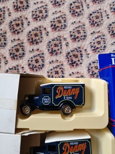 Collectable die cast cars