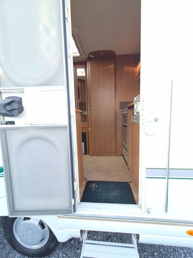 Camper