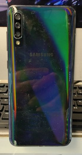 Samsung Galaxy A70 (Dual SIM) 128GB / 6GB RAM (Unlocked) Smartphone/ Used
