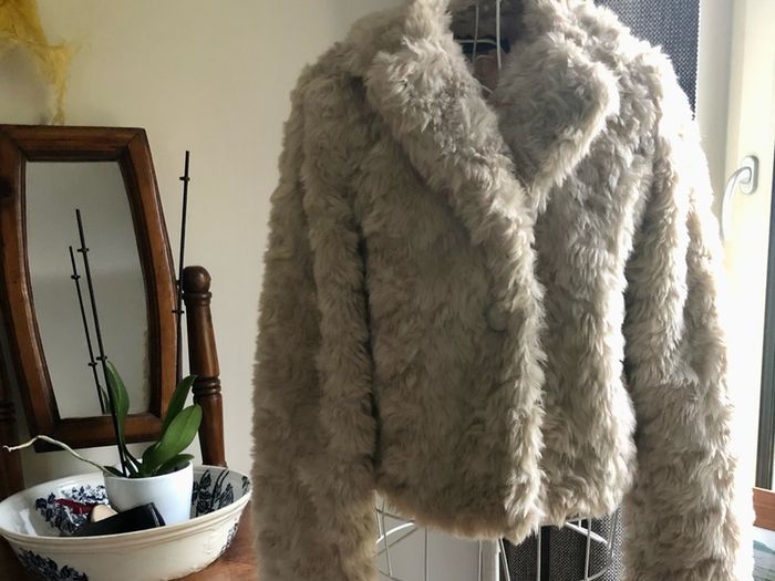 Cream/Beige shrug
