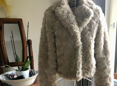Cream/Beige shrug