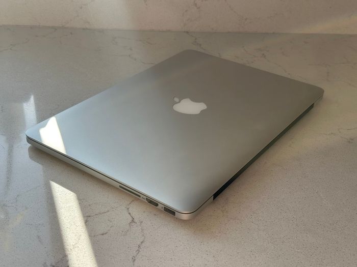 Macbook Pro Retina 2015 (512GB, 8GB, 2.7 GHz i5)
