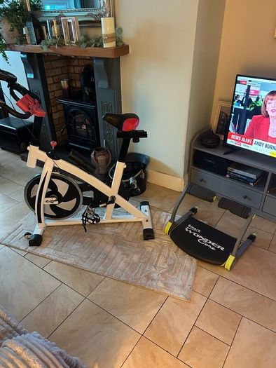 Exercise bike and abs trainer