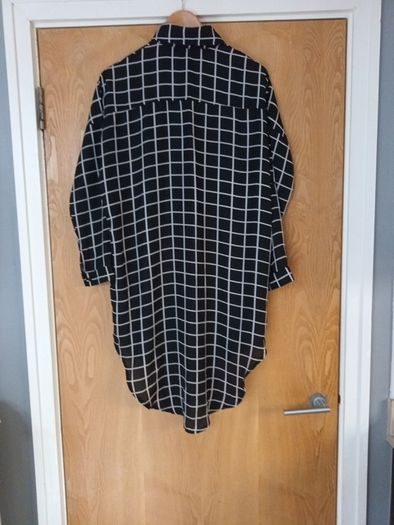 Lilly White Shirt  Dress Or Long Blouse.    S.S/M 12