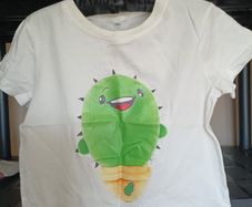 Free kids tee shirt Size "140"