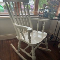 Traditional Solid wood Rocking chair