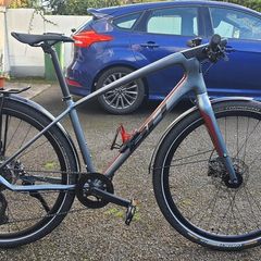 High-End Hybrid/Commuter Bi