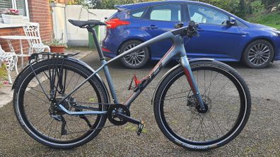 High-End Hybrid/Commuter Bi