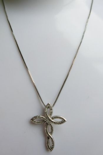 Silver Plated Equilibrium Necklace and a decorative cross length 18" - 4,6g
