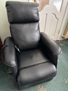 Recliner lift chair
