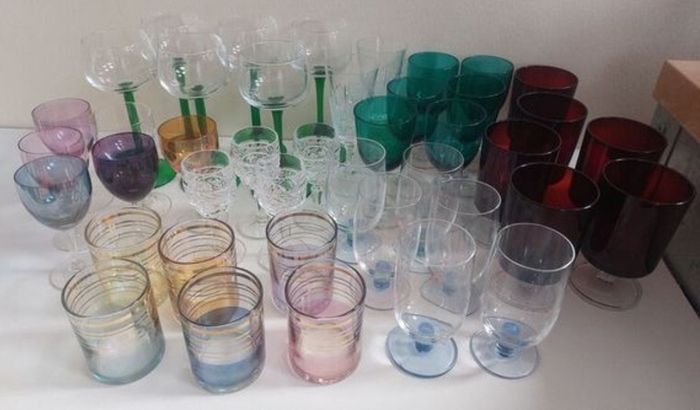 Amazing Set of Six Antique Hand-Blown Bristol Green Sherry Glasses, Stunning Teal Green Bowls with Clear Stems, circa 1890, Capacity 80mls