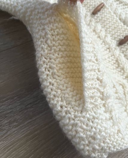 Hand knit cardigan 6/8y