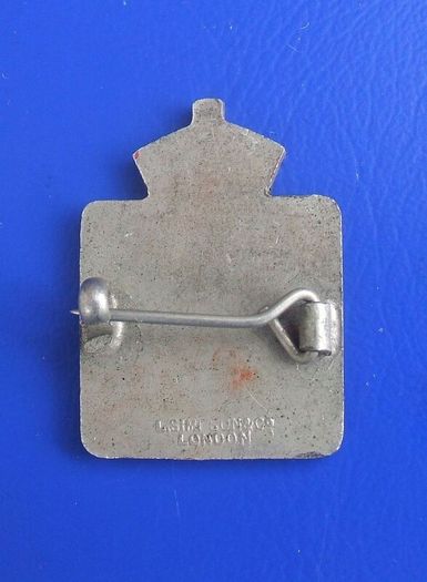 WVS (Womens Voluntary Services) - a WW2 period uniform hat badge (early 1940s)