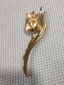 Monet tulip brooch