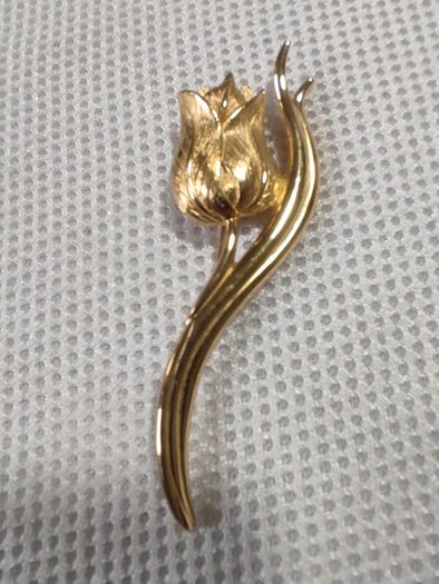 Monet tulip brooch