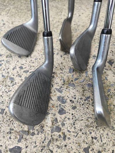 golf clubs trolley and bag