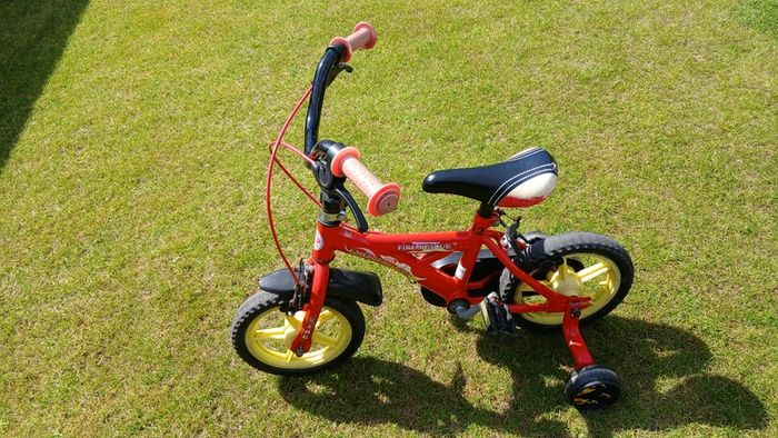 Fire Rescue 12 Inch Frame Red Toddler Bike with Stabilisers