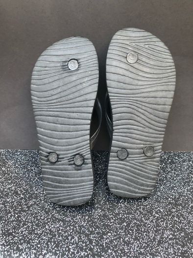 Boys Shark flip flops