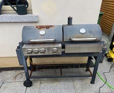 Gas & Charcoal BBQ