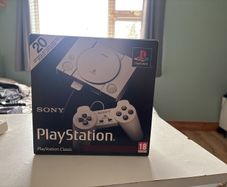 PlayStation classic with one control