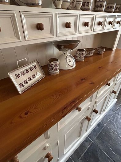 Kitchen dresser