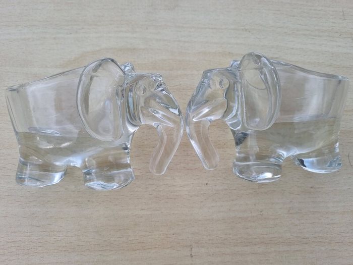 Vintage crystal elephant from Art Vannes