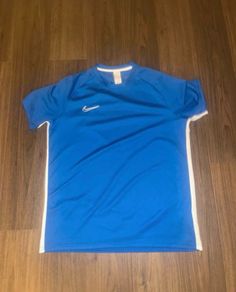 nike t shirt